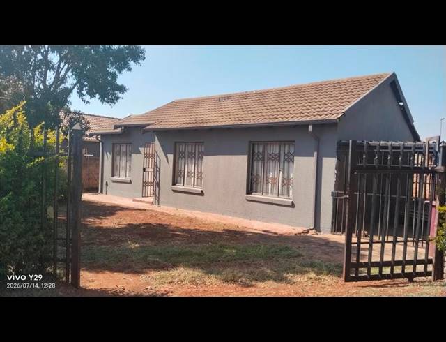 3 BEDROOM HOUSE FOR SALE IN THE ORCHARDS